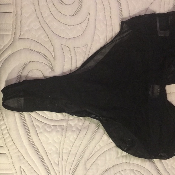 Lingerie - Picture 4 of 6